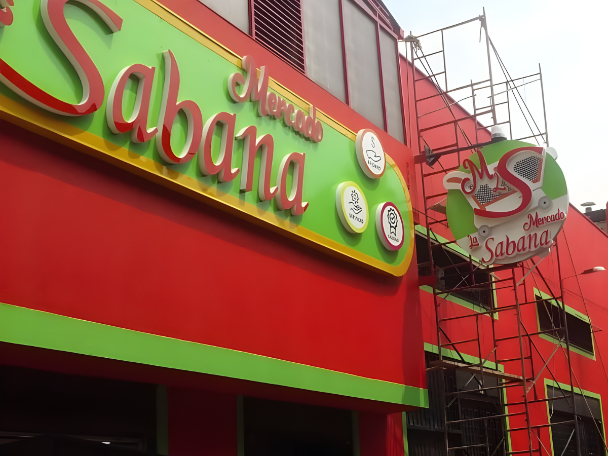 Letras en acrilico con soporte de alucobon